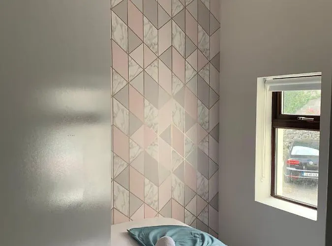 14 Eyre Square Lane *