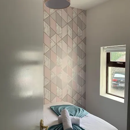 14 Eyre Square Lane *